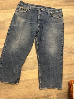 Wrangler Relaxed Fit Mid-Blue Denim Jeans